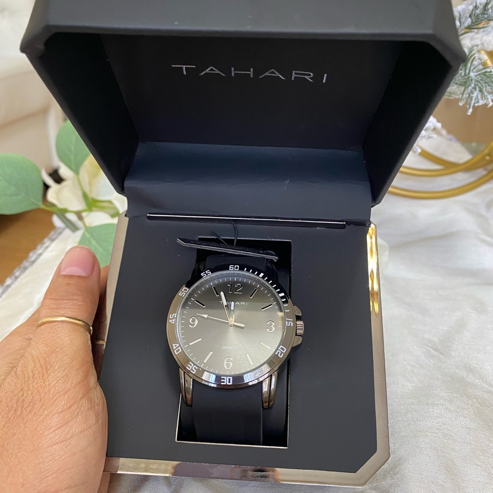 TAHARI MEN’S BLACK WATCH SILICONE WRISTBAND - Picture 5 of 7